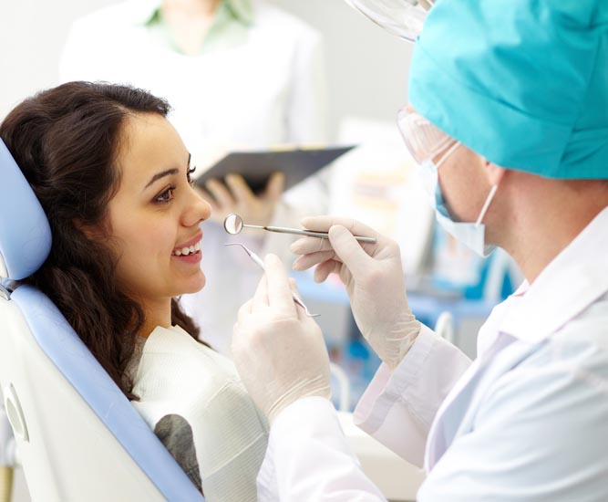О том, какие импланты зубов лучше, рассказывают медики