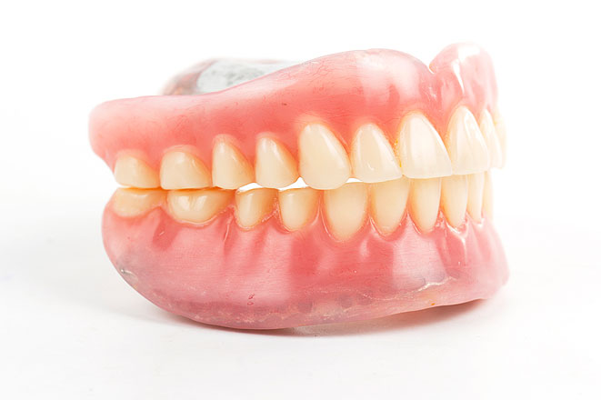 Классика ортопедической стоматологии – акриловые зубные протезы