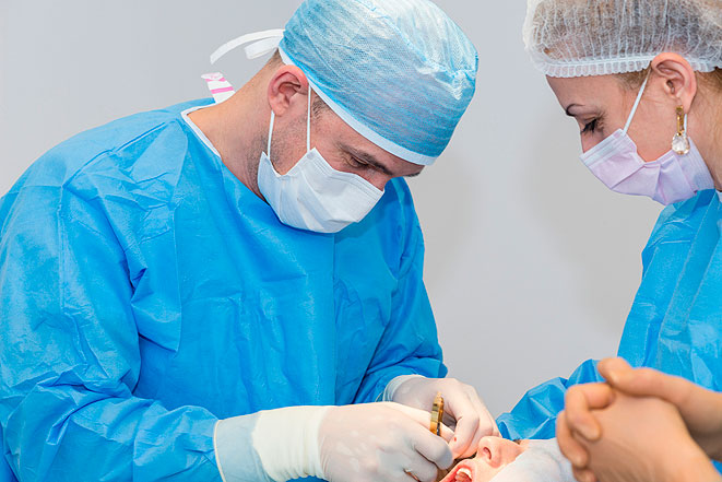 Операция цистоэктомии при удалении кисты корня зуба