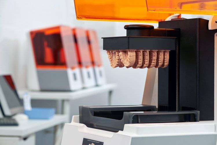 Медицина будущего: 3D-принтер для печати дентальных имплантов