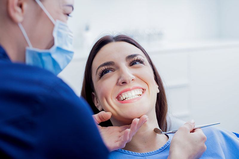 Выпадают ли импланты зубов: что делать если выпал