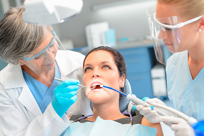 Хороший эффект при лечении каналов зубов дает депофорез