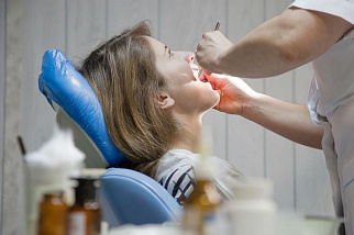 Операция удаления зуба: показания и противопоказания